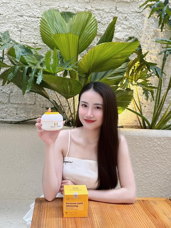 Kem Body Perfume Gold Whitening Kem Body Perfume Gold Whitening