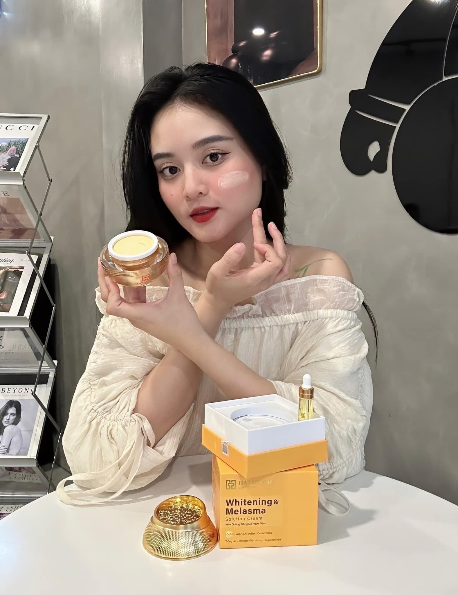 Nám da sẽ chẳng còn là nỗi sợ nếu bạn biết đến sản phẩm “Kem dưỡng trắng da trị nám Nano Vàng” của nhà Hatagold Nám da sẽ chẳng còn là nỗi sợ nếu bạn biết đến sản phẩm “Kem dưỡng trắng da trị nám Nano Vàng” của nhà Hatagold