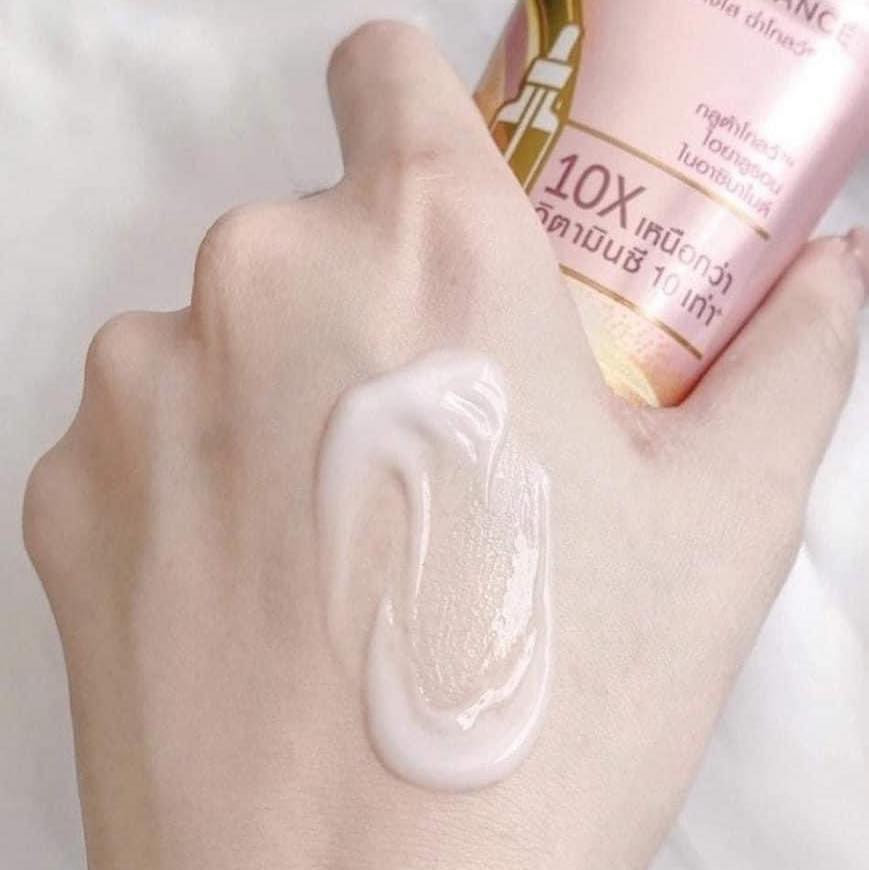 VASELINE GLUTA-HYA – SÁNG MỊN SAU 7 NGÀY VASELINE GLUTA-HYA – SÁNG MỊN SAU 7 NGÀY