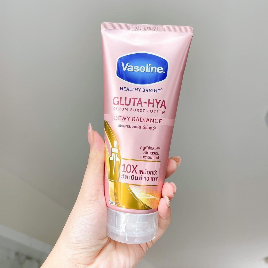 VASELINE GLUTA-HYA – SÁNG MỊN SAU 7 NGÀY VASELINE GLUTA-HYA – SÁNG MỊN SAU 7 NGÀY
