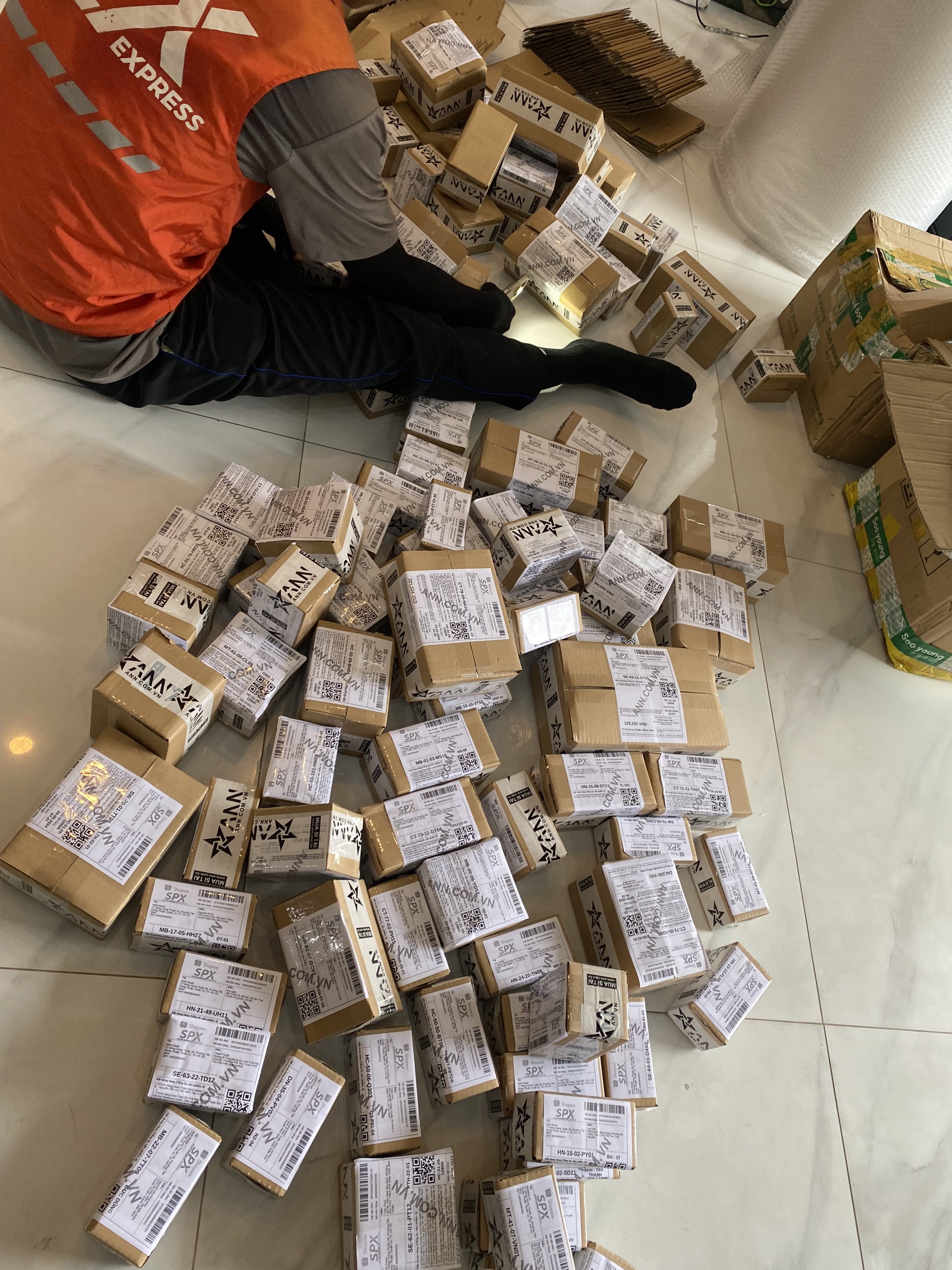 Ai mê kh ạ, rẻ mà còn chính hãng nữa ạ.