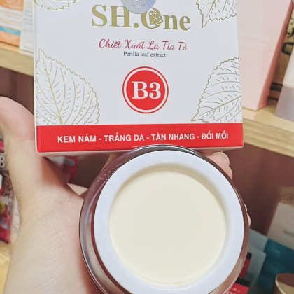 Kem Face Nám Trắng Da B3 SH One Đỏ Chiết Xuất Lá Tía Tô chính hãng Kem Face Nám Trắng Da B3 SH One Đỏ Chiết Xuất Lá Tía Tô chính hãng