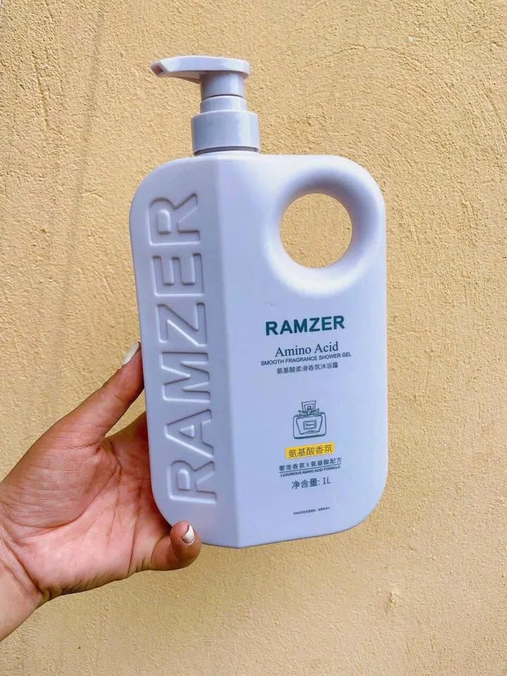 Sữa tắm Ramzer hương nước hoa cao cấp, dưỡng ẩm làm sạch trắng da dung tích 1000ml Sữa tắm Ramzer hương nước hoa cao cấp, dưỡng ẩm làm sạch trắng da dung tích 1000ml