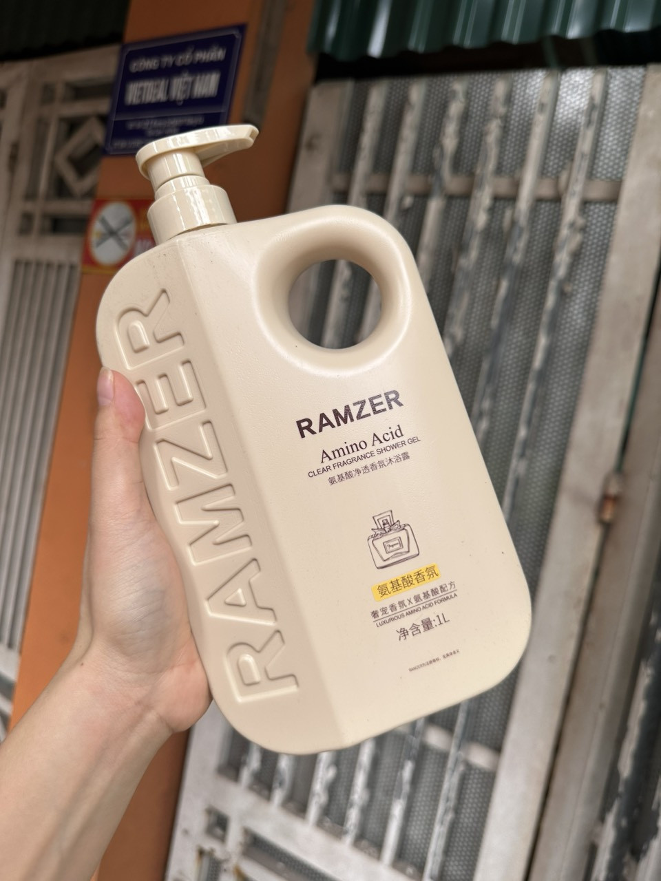 Sữa Tắm Nước Hoa RAMZER Chai 1000ml Sữa Tắm Nước Hoa RAMZER Chai 1000ml