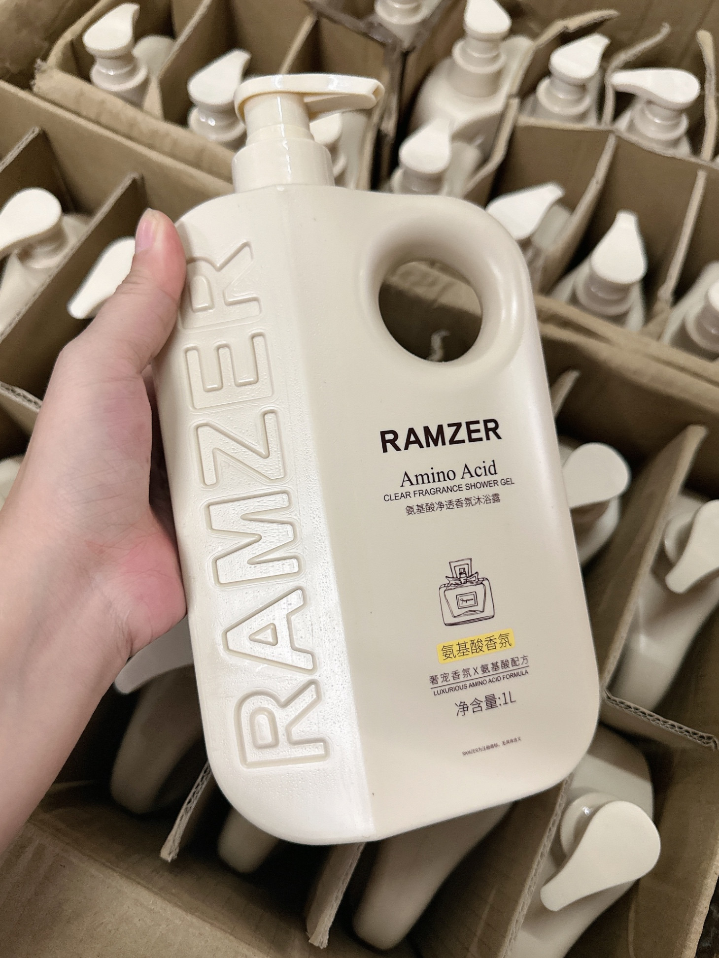 Sữa Tắm Nước Hoa RAMZER Chai 1000ml Sữa Tắm Nước Hoa RAMZER Chai 1000ml