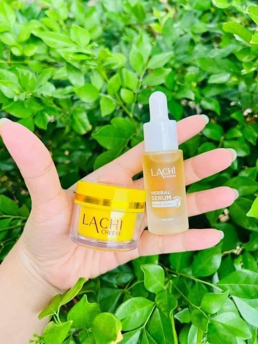 Toả sáng tự tin cùng Serum trị mụn tinh chất nghệ gừng LaChi Toả sáng tự tin cùng Serum trị mụn tinh chất nghệ gừng LaChi