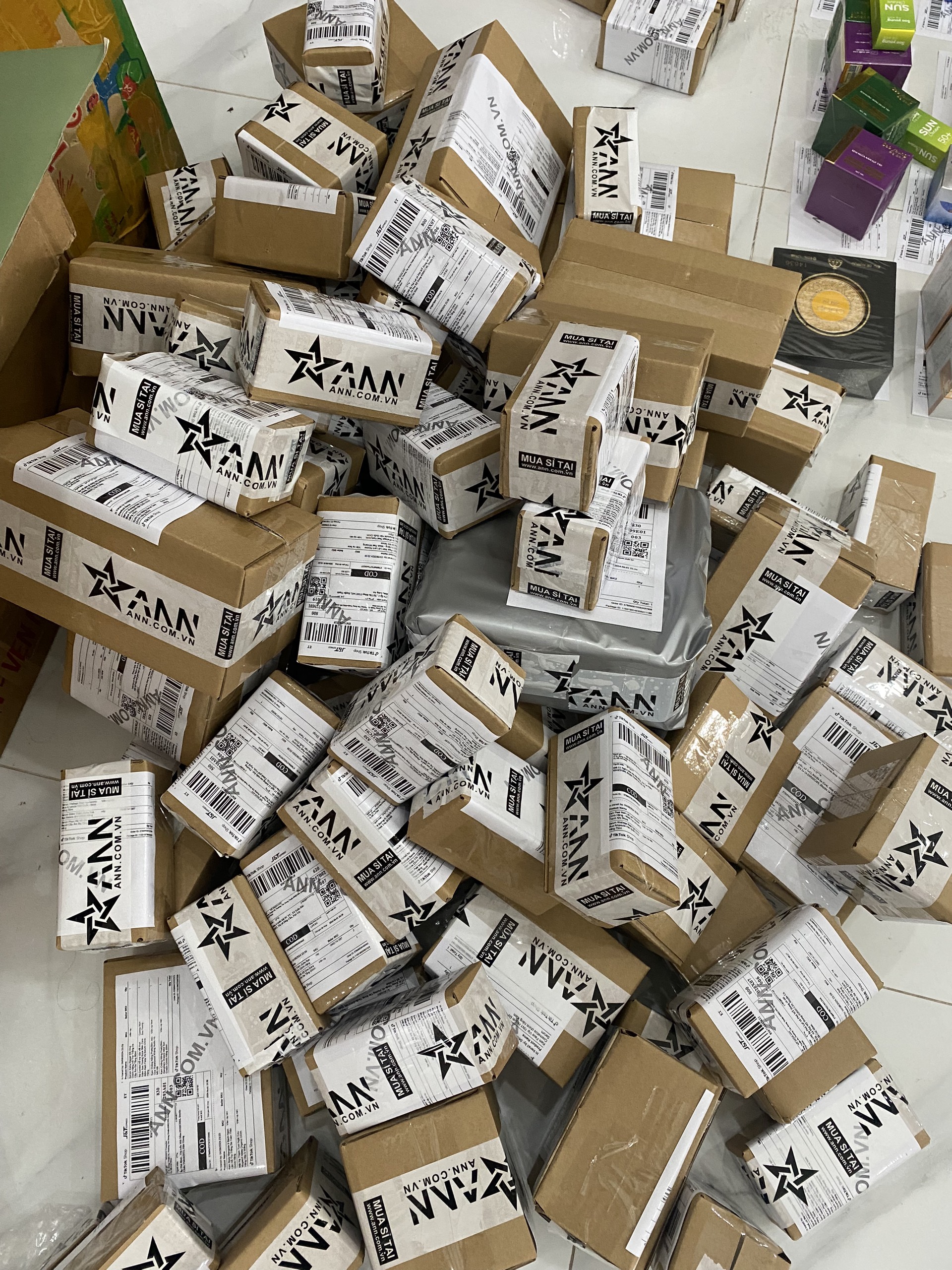 Khách cần lấy sỉ hoặc tư vấn thì cứ ib nhà em nha.