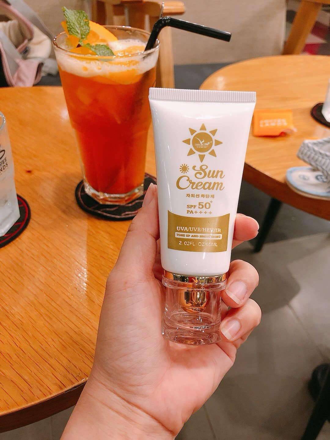 Kem Chống Nắng VIP White Cải Tiến Đỉnh Cao Cập Nhật Công Nghệ Mới Kem Chống Nắng VIP White Cải Tiến Đỉnh Cao Cập Nhật Công Nghệ Mới