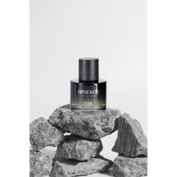 Nước hoa Lua Himeros 50ml xuất hiện hùng vĩ với vẻ đẹp cổ kính thể hiện mạnh mẽ và đầy gợi cảm Nước hoa Lua Himeros 50ml xuất hiện hùng vĩ với vẻ đẹp cổ kính thể hiện mạnh mẽ và đầy gợi cảm