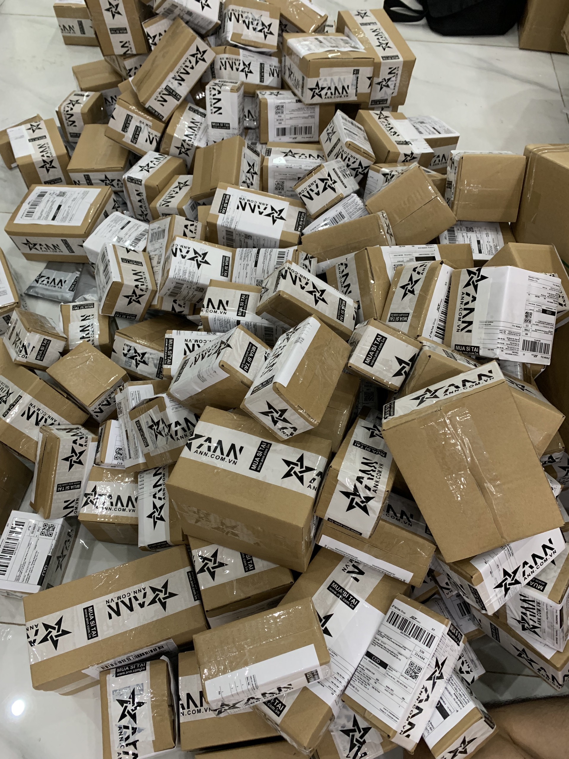 Hàng đi tại kho nhà em nè mấy chị.