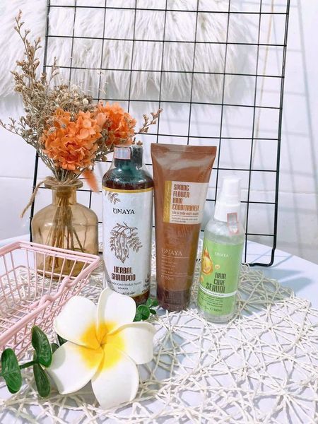 Dầu Gội Cao Thảo Dược Onaya Giải quyết vấn đề về tóc Dầu Gội Cao Thảo Dược Onaya Giải quyết vấn đề về tóc