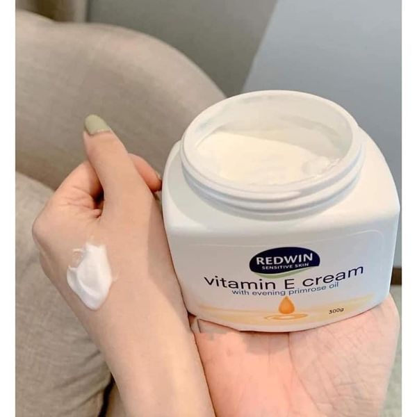 Kem dưỡng vitamin E Redwin Úc hũ 300g cho da mướt mát mùi thơm dịu dịu Kem dưỡng vitamin E Redwin Úc hũ 300g cho da mướt mát mùi thơm dịu dịu