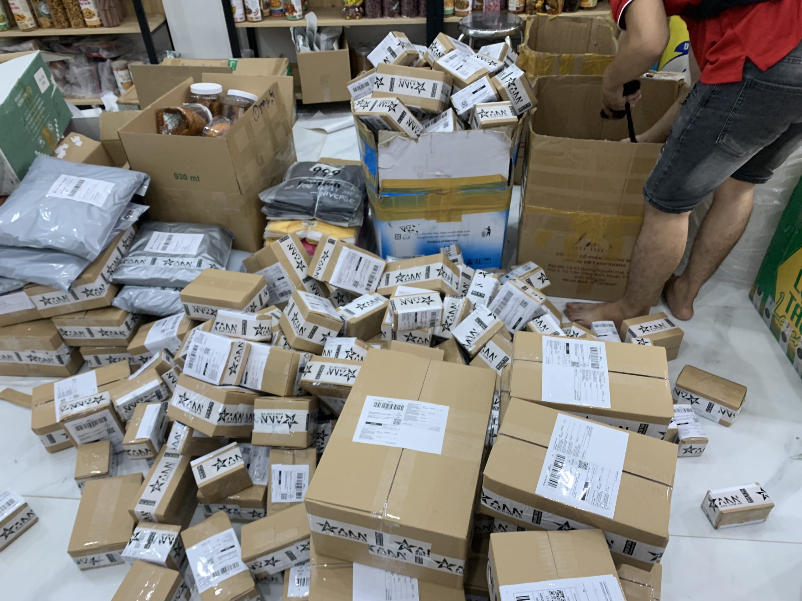 Sỉ muốn tham khảo nhiều mặt hàng ghé kho em nhé.