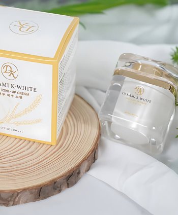 Kem Dakami K-White SPF 50+ PA+++ giúp làm mờ các vết nám tàn nhang đốm nâu và sắc tố đen trên da Kem Dakami K-White SPF 50+ PA+++ giúp làm mờ các vết nám tàn nhang đốm nâu và sắc tố đen trên da