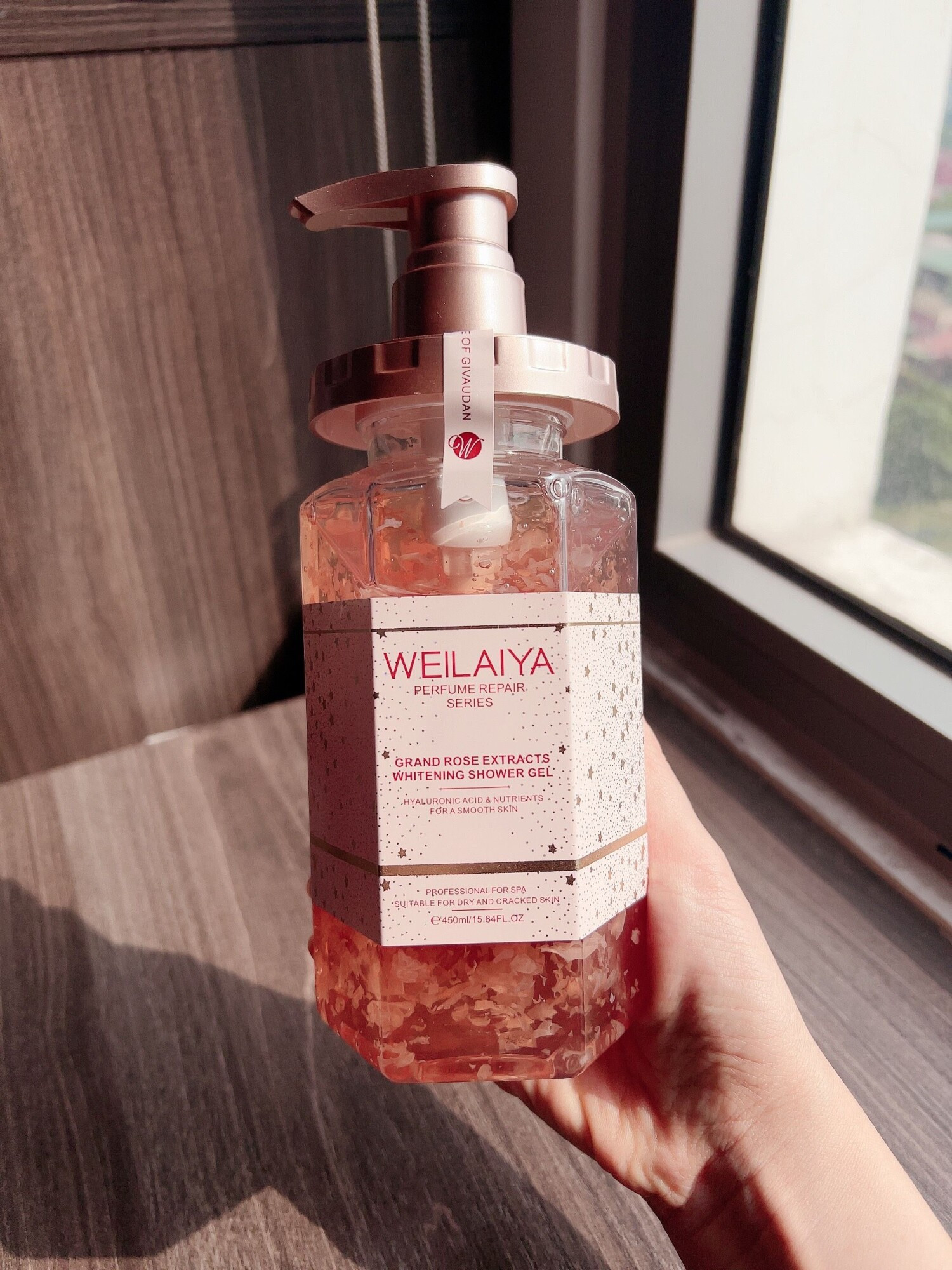 Sữa tắm trắng da Weilaiya hoa hồng Damask chứa chiết xuất nguyên chất từ hoa hồng Damask Burgari Sữa tắm trắng da Weilaiya hoa hồng Damask chứa chiết xuất nguyên chất từ hoa hồng Damask Burgari