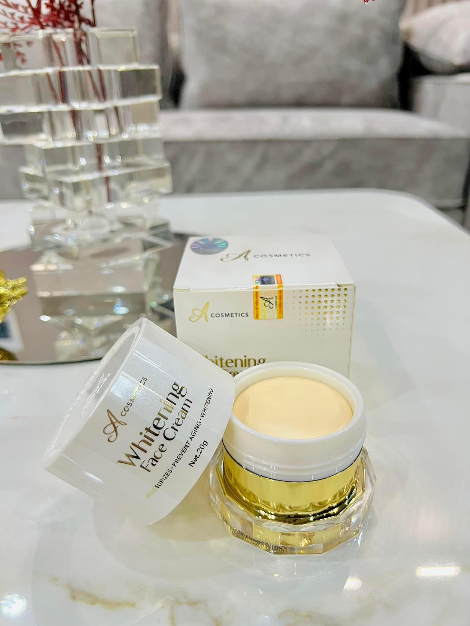 Trắng Sáng Tự Nhiên Với Kem Face Dưỡng Trắng Whitening Face Cream Trắng Sáng Tự Nhiên Với Kem Face Dưỡng Trắng Whitening Face Cream