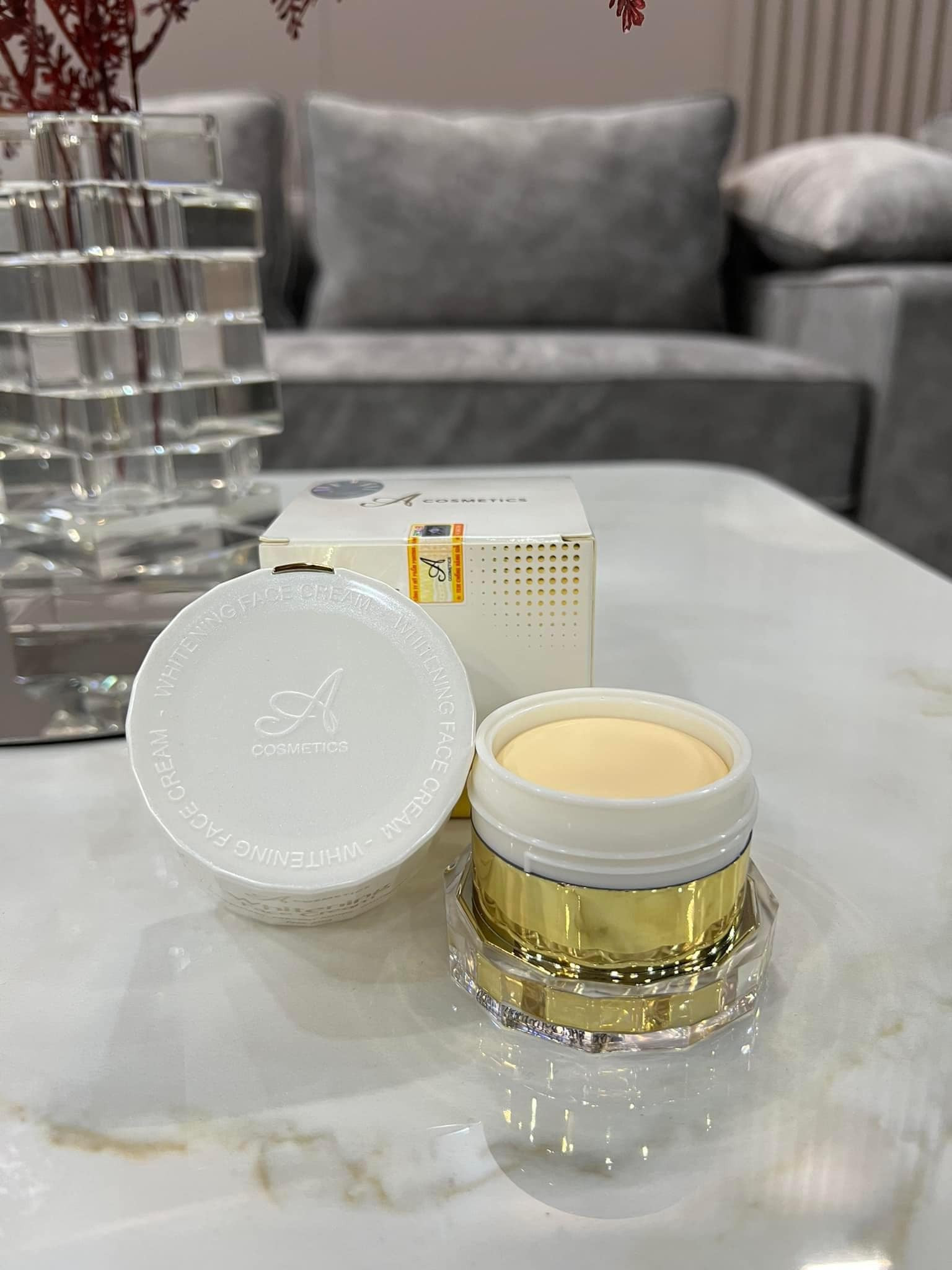 Trắng Sáng Tự Nhiên Với Kem Face Dưỡng Trắng Whitening Face Cream Trắng Sáng Tự Nhiên Với Kem Face Dưỡng Trắng Whitening Face Cream