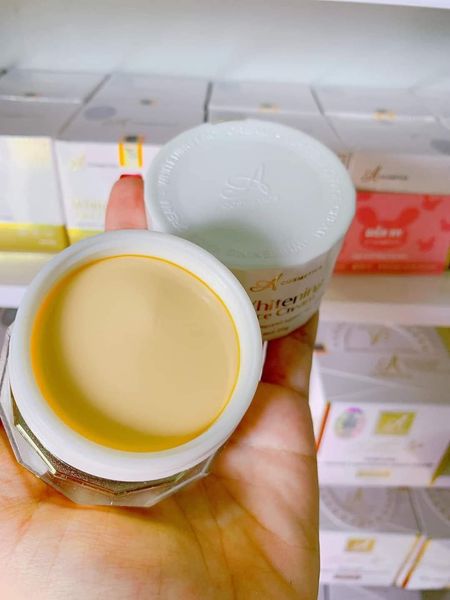 Lọ kem mệnh danh Chiến thần của Acosmetics Kem dưỡng trắng da mặt Face Pháp Lọ kem mệnh danh Chiến thần của Acosmetics Kem dưỡng trắng da mặt Face Pháp
