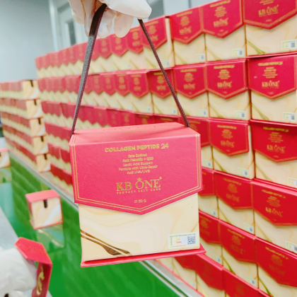 Kem Face KB One VIP Đỏ Lớn 50g Kem Face KB One VIP Đỏ Lớn 50g