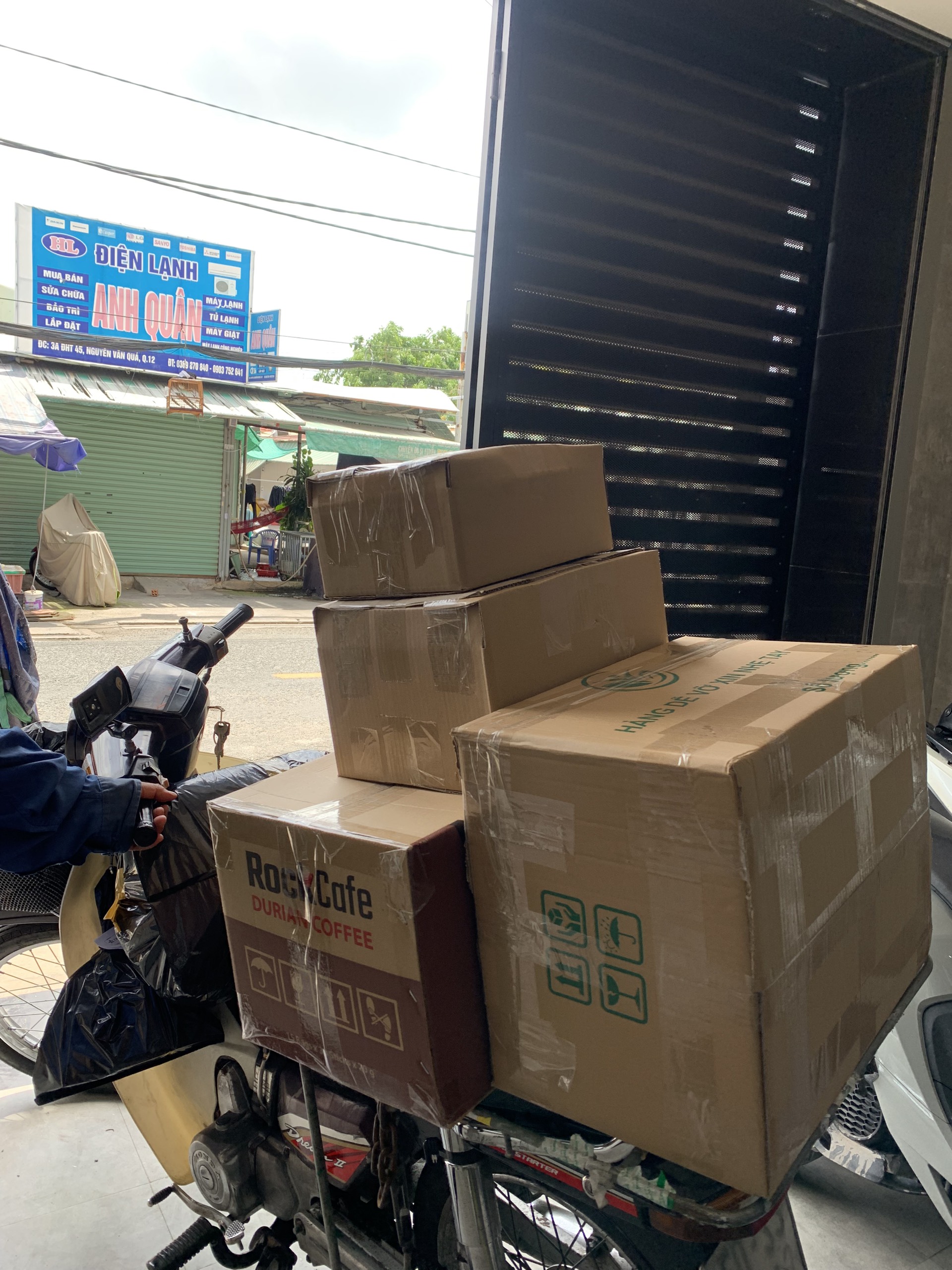 Sỉ lẻ em đi trong ngày hết nha.