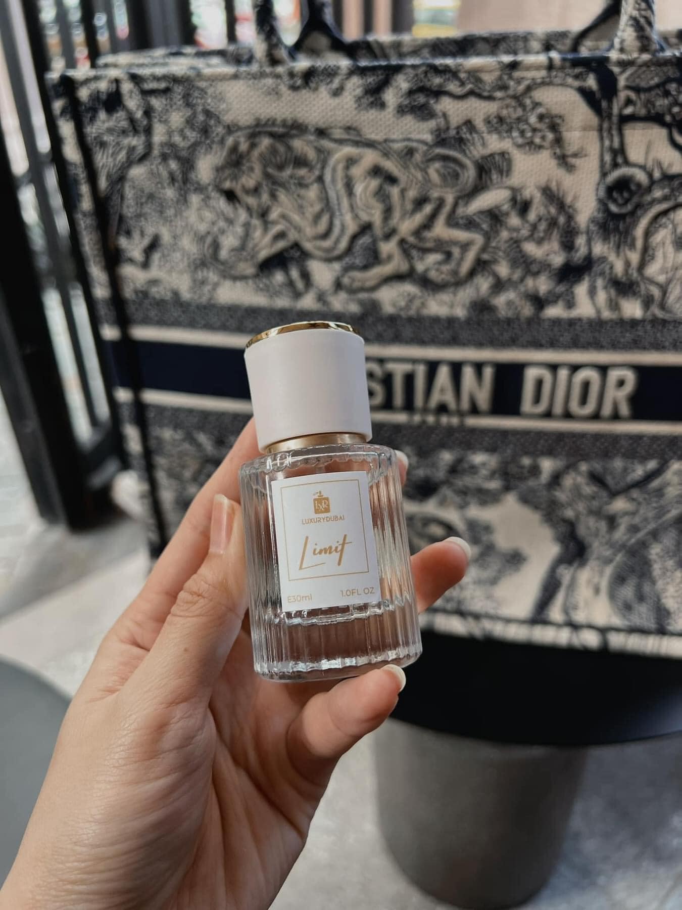 LuXuRy Limit phiên bản mới nhất của thương hiệu LuXuRy DuBai LuXuRy Limit phiên bản mới nhất của thương hiệu LuXuRy DuBai