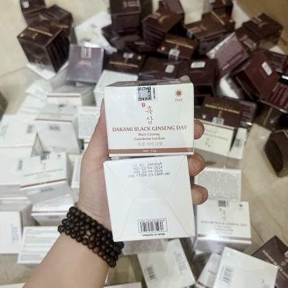 Kem sâm đen Dakami Ban ngày Kem sâm đen Dakami Ban ngày