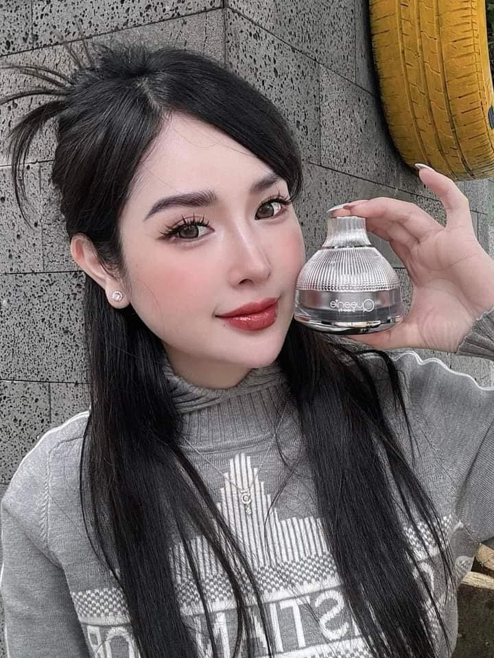Combo Kem Face Lười Thượng Hạng và Serum Huyết Thanh 7Days Queenie Skin Combo Kem Face Lười Thượng Hạng và Serum Huyết Thanh 7Days Queenie Skin