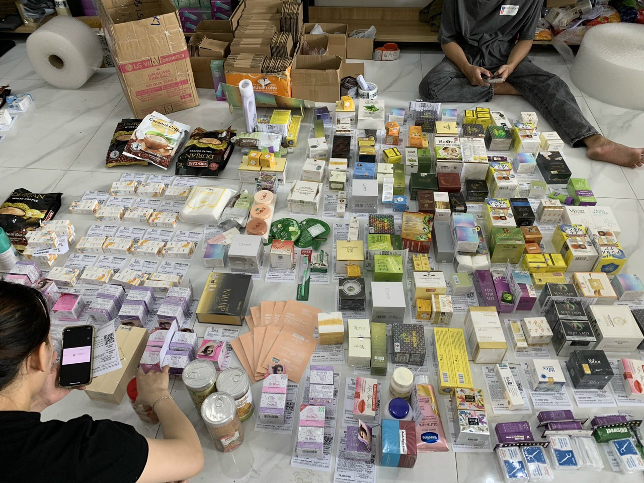 Sỉ quần áo sll nha chị em. Sỉ quần áo sll nha chị em.