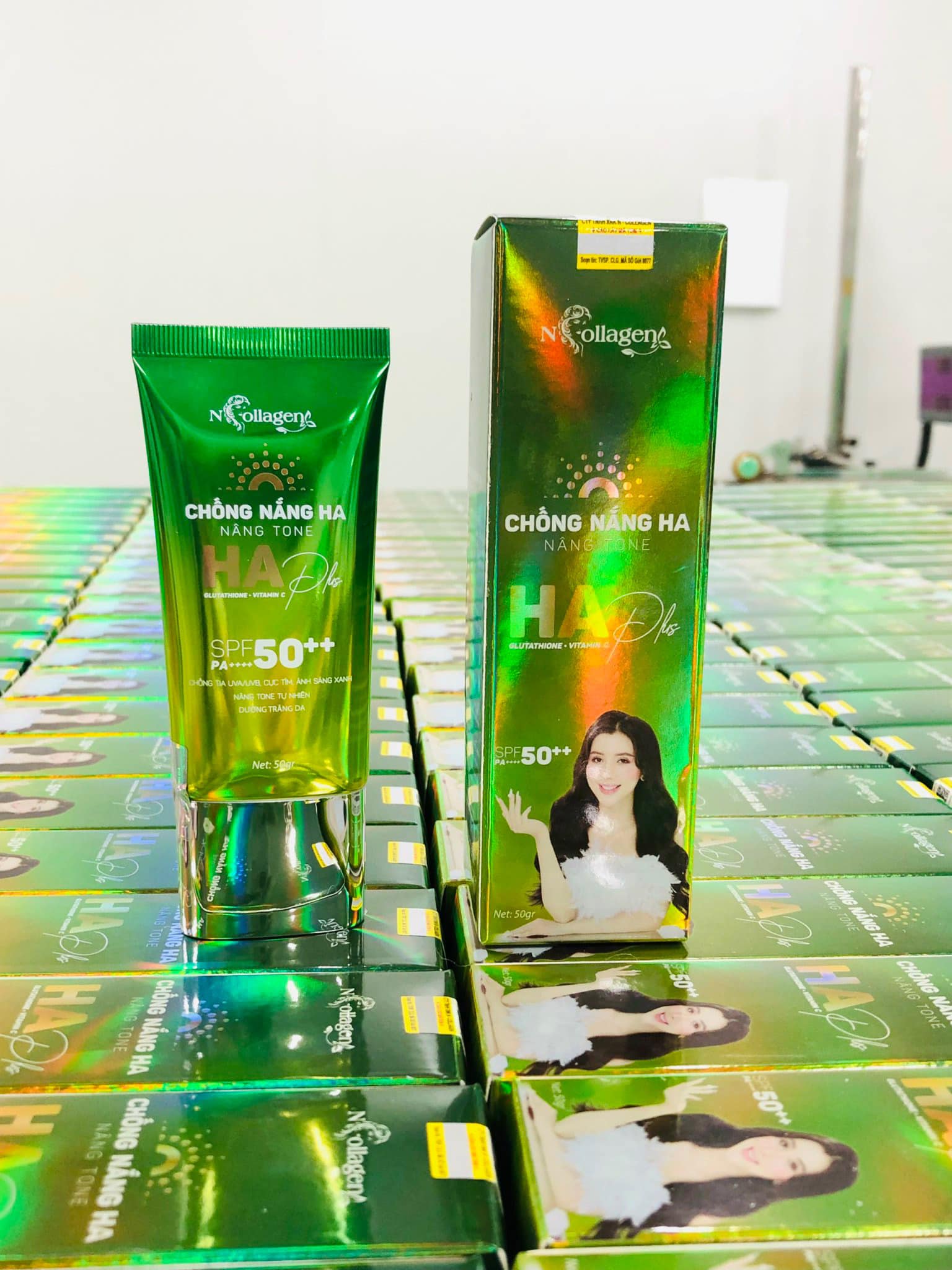 Kem Chống Nắng Ha Plus Ncollagen vừa giúp bảo vệ da tránh khỏi ánh nắng mặt trời mà còn giúp da chống lại các tình trạng lão hóa sớm thâm sạm nám da Kem Chống Nắng Ha Plus Ncollagen vừa giúp bảo vệ da tránh khỏi ánh nắng mặt trời mà còn giúp da chống lại các tình trạng lão hóa sớm thâm sạm nám da