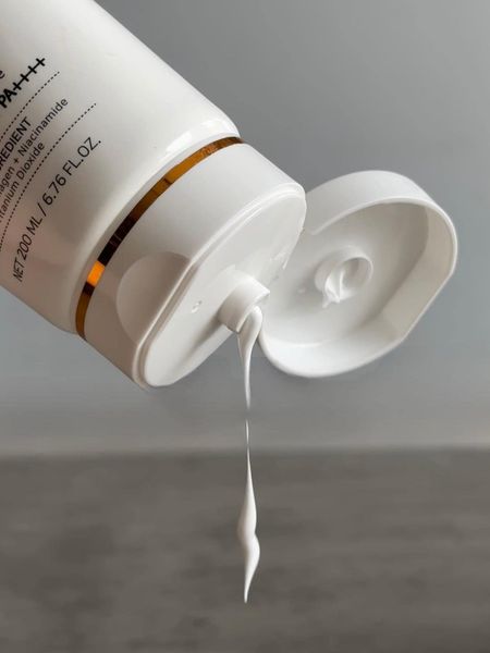 Kem Dưỡng Thể Trắng Da Chống Nắng WHISIS Premium Collagen Whitening Body Lotion 200ml Kem Dưỡng Thể Trắng Da Chống Nắng WHISIS Premium Collagen Whitening Body Lotion 200ml