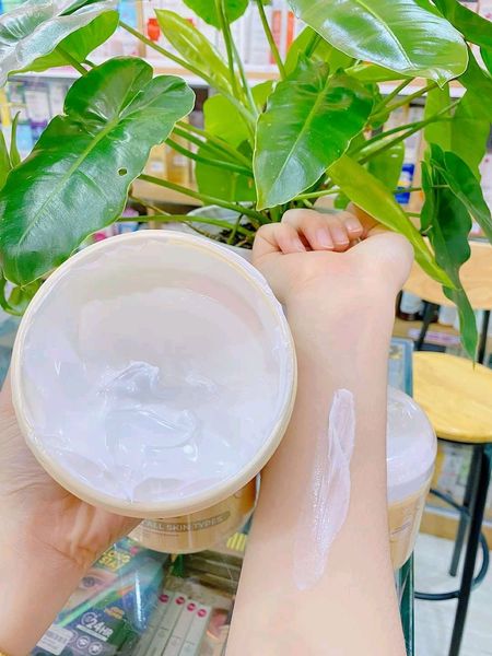 Kem Ủ Trắng Gluta White Thái Lan 600gr là sản phẩm chăm sóc da cao cấp, giúp làm trắng và dưỡng ẩm sâu cho làn da Kem Ủ Trắng Gluta White Thái Lan 600gr là sản phẩm chăm sóc da cao cấp, giúp làm trắng và dưỡng ẩm sâu cho làn da