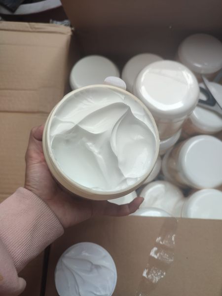Kem Ủ Trắng Gluta White Thái Lan 600gr là sản phẩm chăm sóc da cao cấp, giúp làm trắng và dưỡng ẩm sâu cho làn da Kem Ủ Trắng Gluta White Thái Lan 600gr là sản phẩm chăm sóc da cao cấp, giúp làm trắng và dưỡng ẩm sâu cho làn da