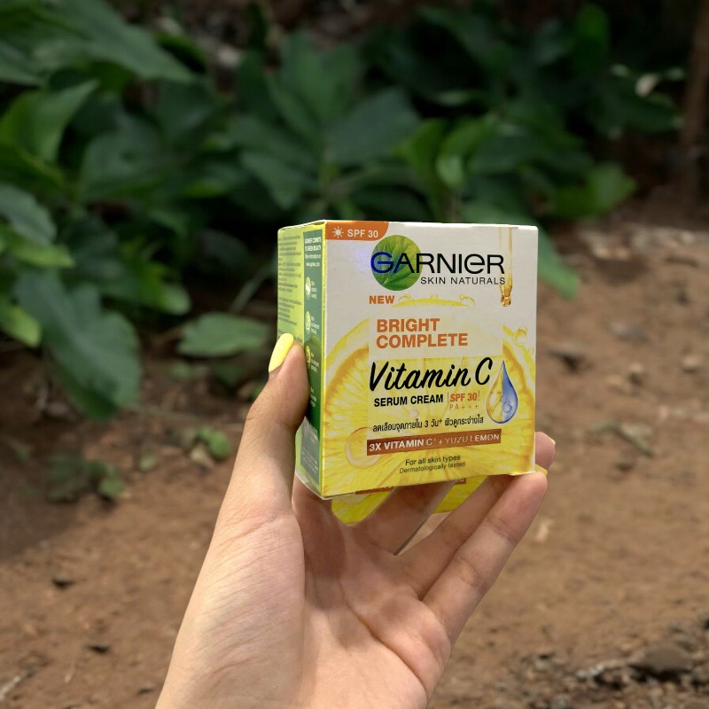 Kem Dưỡng Garnier Tinh Chất Serum Sáng Da Ban Ngày 50ml Kem Dưỡng Garnier Tinh Chất Serum Sáng Da Ban Ngày 50ml