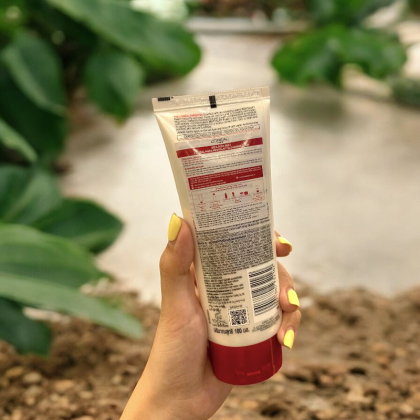 Sữa Rửa Mặt L’Oreal Revitalift Milky Cleansing Foam 100Ml Sữa Rửa Mặt L’Oreal Revitalift Milky Cleansing Foam 100Ml