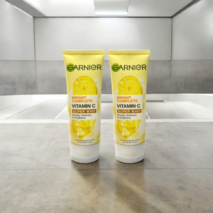 Sữa Rửa Mặt Garnier Sạch Sâu Sáng Da Bright Complete Vitamin C Super Whip Deeply Cleanses & Brightens 100ml Sữa Rửa Mặt Garnier Sạch Sâu Sáng Da Bright Complete Vitamin C Super Whip Deeply Cleanses & Brightens 100ml