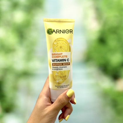 Sữa Rửa Mặt Garnier Sạch Sâu Sáng Da Bright Complete Vitamin C Super Whip Deeply Cleanses & Brightens 100ml Sữa Rửa Mặt Garnier Sạch Sâu Sáng Da Bright Complete Vitamin C Super Whip Deeply Cleanses & Brightens 100ml