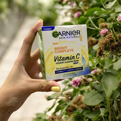 Mặt Nạ Ngủ Tinh Chất Sữa Chua Dưỡng Trắng Da Garnier Light Complete Yoghurt Sleeping Mask