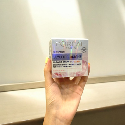 Kem Dưỡng Da L'oreal Paris Glycolic-Bright Glowing Cream Day SPF 17 50ml Kem Dưỡng Da L