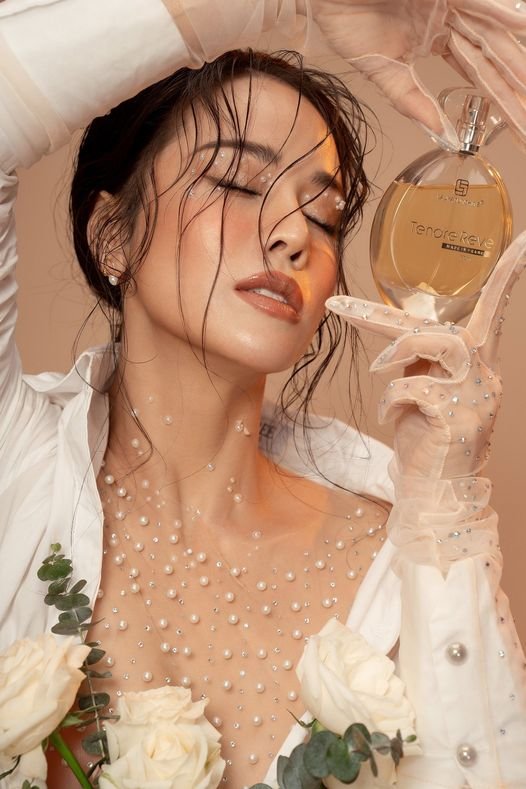 Nước Hoa Nữ Laura Sunshine Tendre Reve 100ml hé lộ về một mùi hương quyến rũ và mềm mại Nước Hoa Nữ Laura Sunshine Tendre Reve 100ml hé lộ về một mùi hương quyến rũ và mềm mại