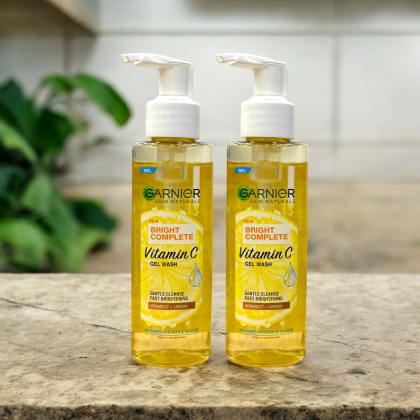 Gel Rửa Mặt Vitamin C Sạch Sâu Dịu Nhẹ Sáng Da Garnier Skin Naturals Bright Complete Vitamin C Gel Wash 120ml