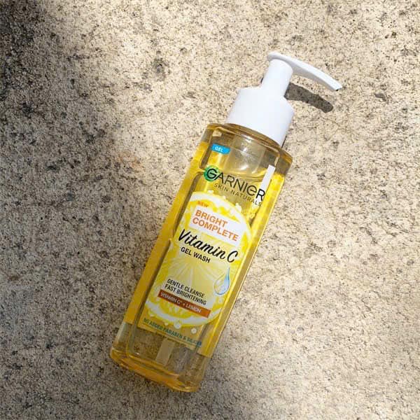 Gel Rửa Mặt Garnier Sạch Dịu Nhẹ Bright Complete Vitamin C Gel Wash 120ml