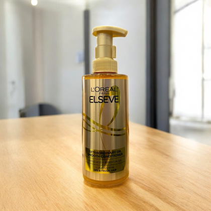 Dầu Xả L'oreal Paris Extraordinary Oil Dưỡng Tóc Suôn Mượt 440ml