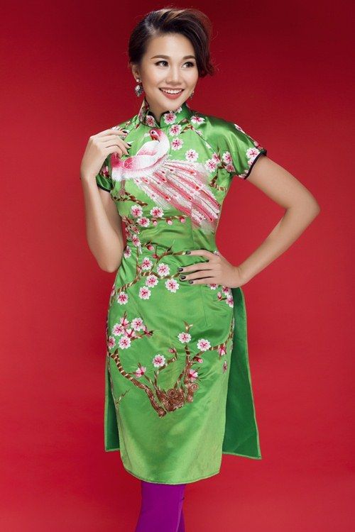 Áo dài cách tân đẹp lộng lẫy cho mùa xuân thêm may mắn