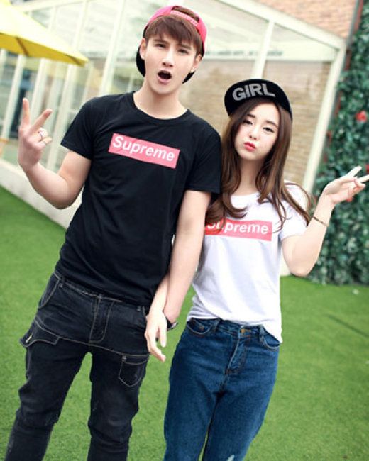 Đang yêu nhau chọn áo thun cặp đôi là như ý nhất