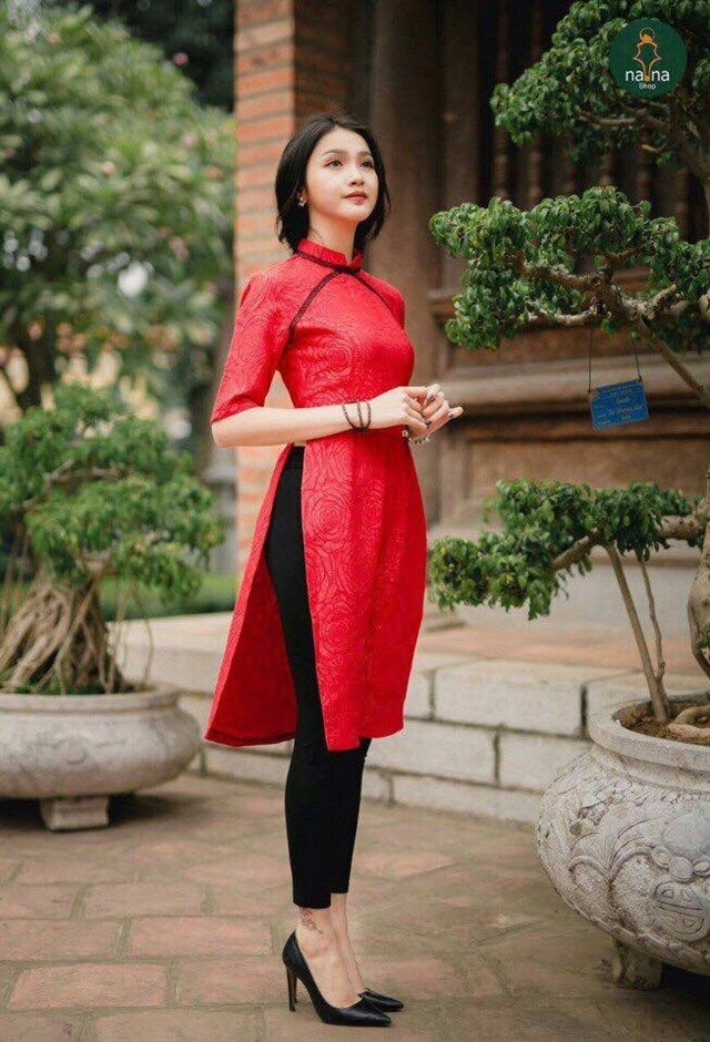 Du xuân cùng áo dài cách tân 2021 thì cả năm đẹp như ý nhé