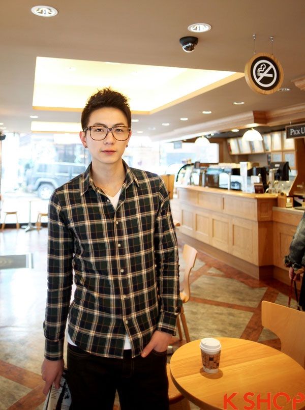 Hướng dẫn cách phối đồ đẹp mặc tết với áo sơ mi nam