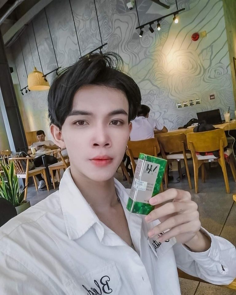 Điểm lại các nam thần nhà trị mụn quốc dân Dr.Mai Điểm lại các nam thần nhà trị mụn quốc dân Dr.Mai