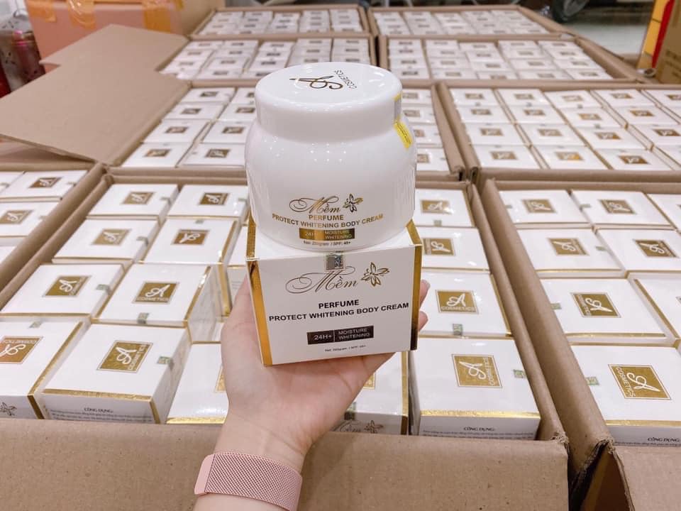 Muốn mặn thì ăn muối - Muốn đắm đuối thì phải thoa Kem Body Mềm