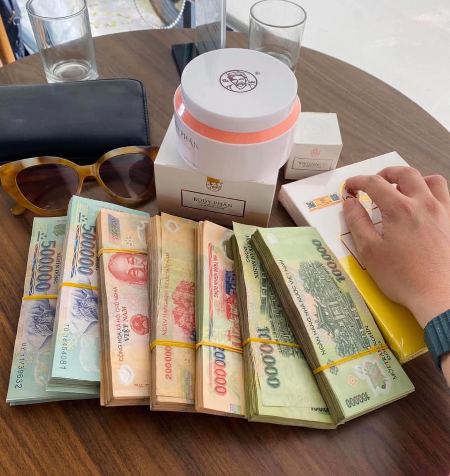 Kem body phấn chính hãng Bà Lão - kem dưỡng body cao cấp