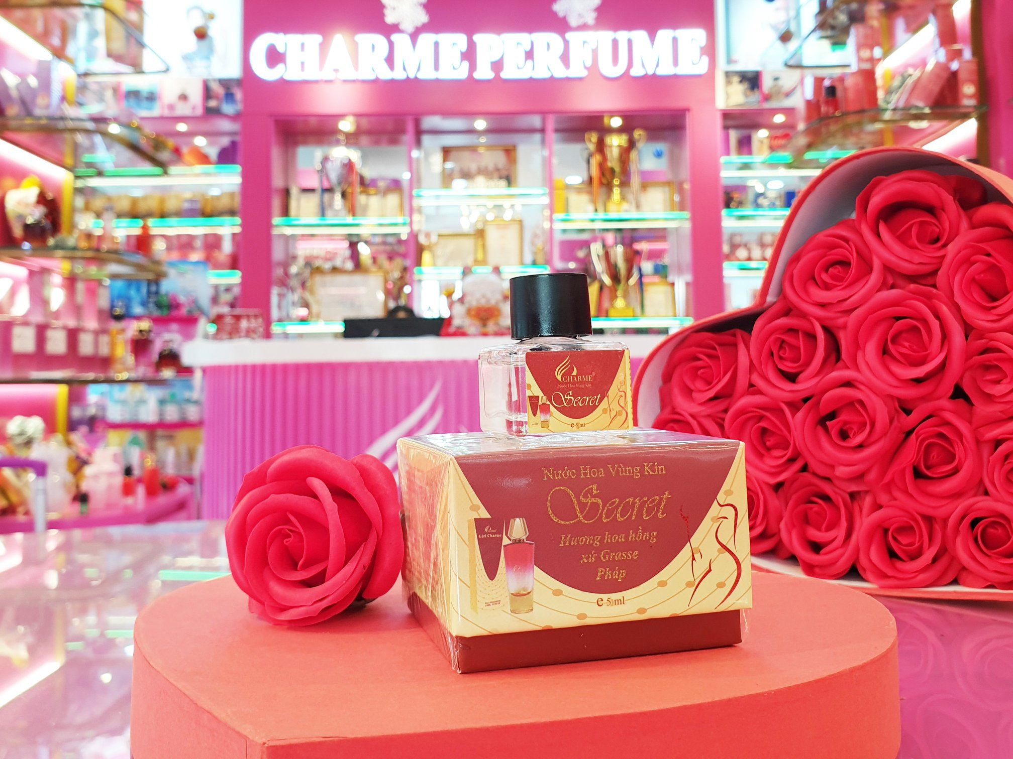 Nước hoa vùng kín Charme Secret